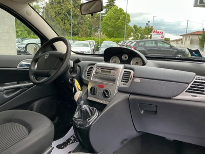 Lancia Ypsilon 1.4 Argento Ecochic GPL (14)