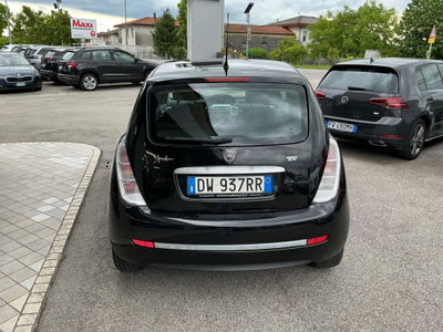 Lancia Ypsilon 1.4 Argento Ecochic GPL (5)