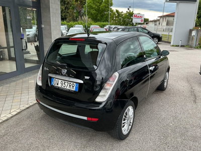 Lancia Ypsilon 1.4 Argento Ecochic GPL (6)