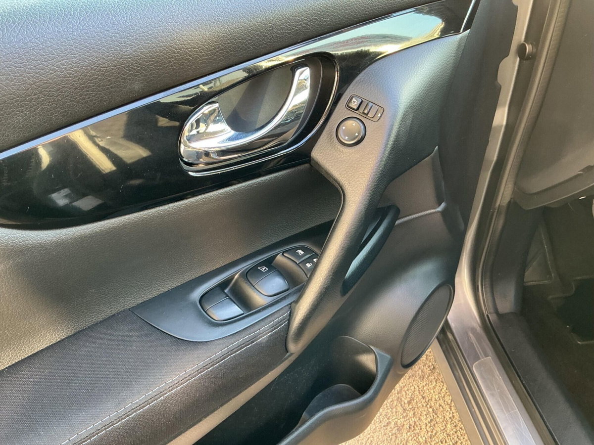 Nissan Qashqai 1.5 dCi Tekna (11)