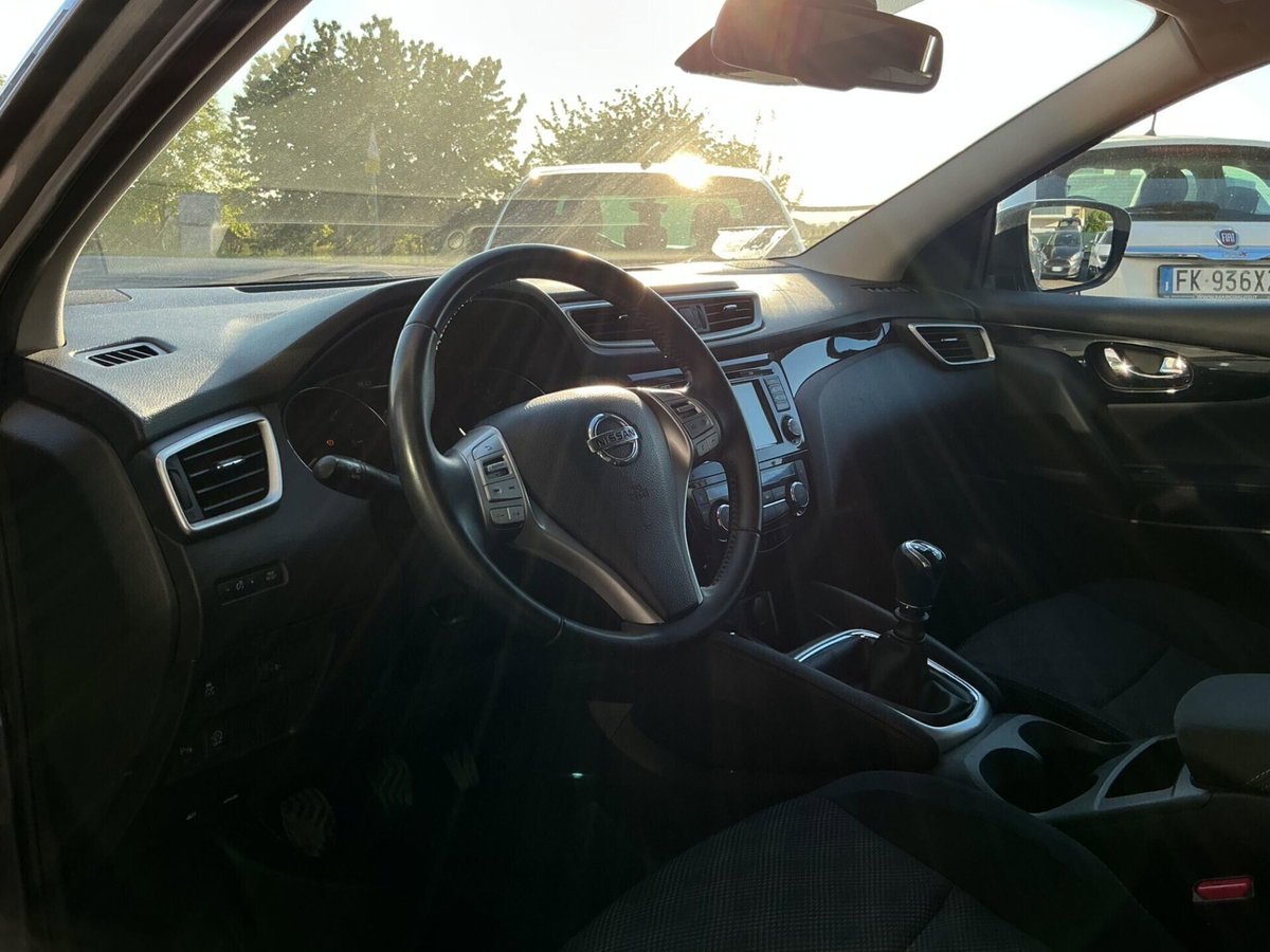Nissan Qashqai 1.5 dCi Tekna (9)