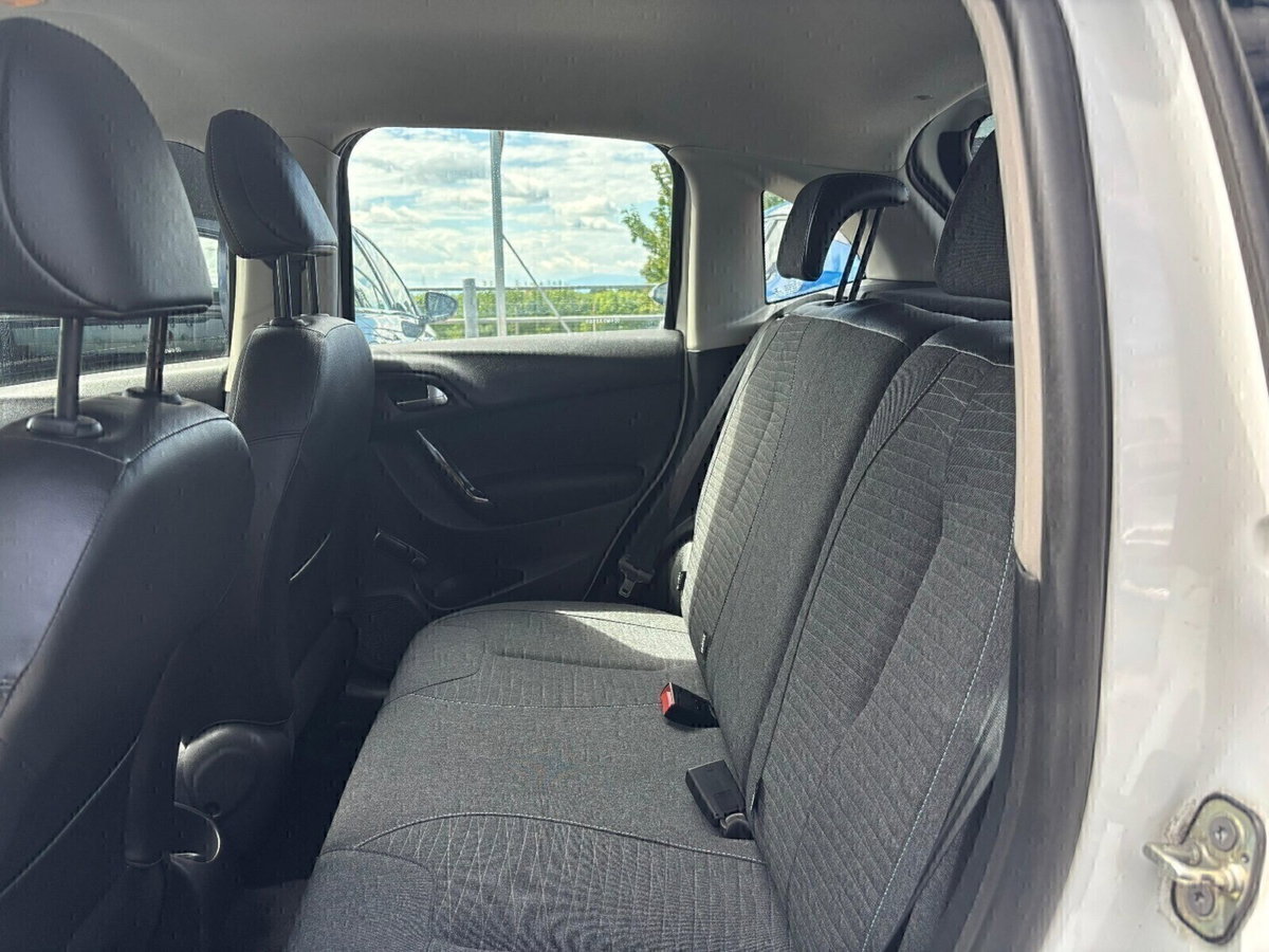 Citroen C3 BlueHDi 75 Exclusive (18)