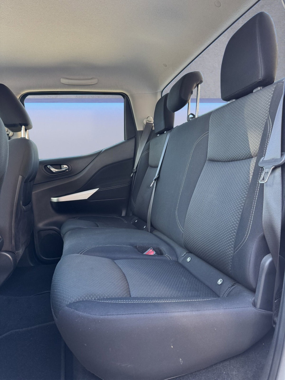 Nissan Navara 2.3 dCi 4WD Double Cab N-Connecta (12)
