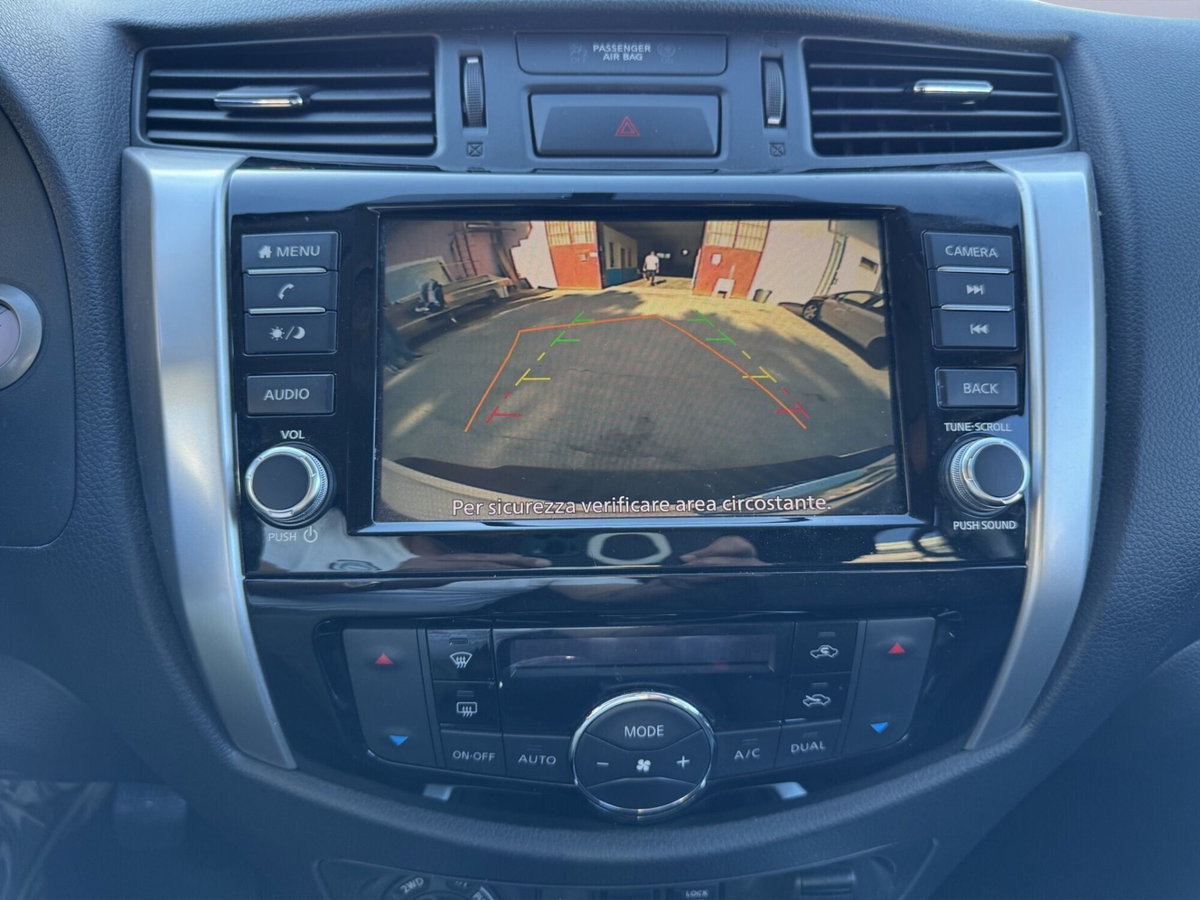 Nissan Navara 2.3 dCi 4WD Double Cab N-Connecta (15)