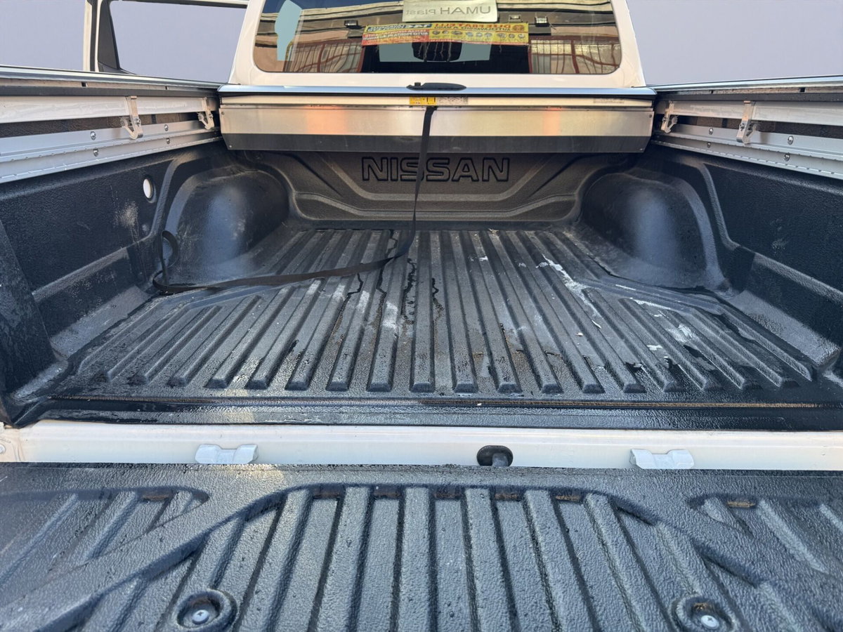 Nissan Navara 2.3 dCi 4WD Double Cab N-Connecta (16)