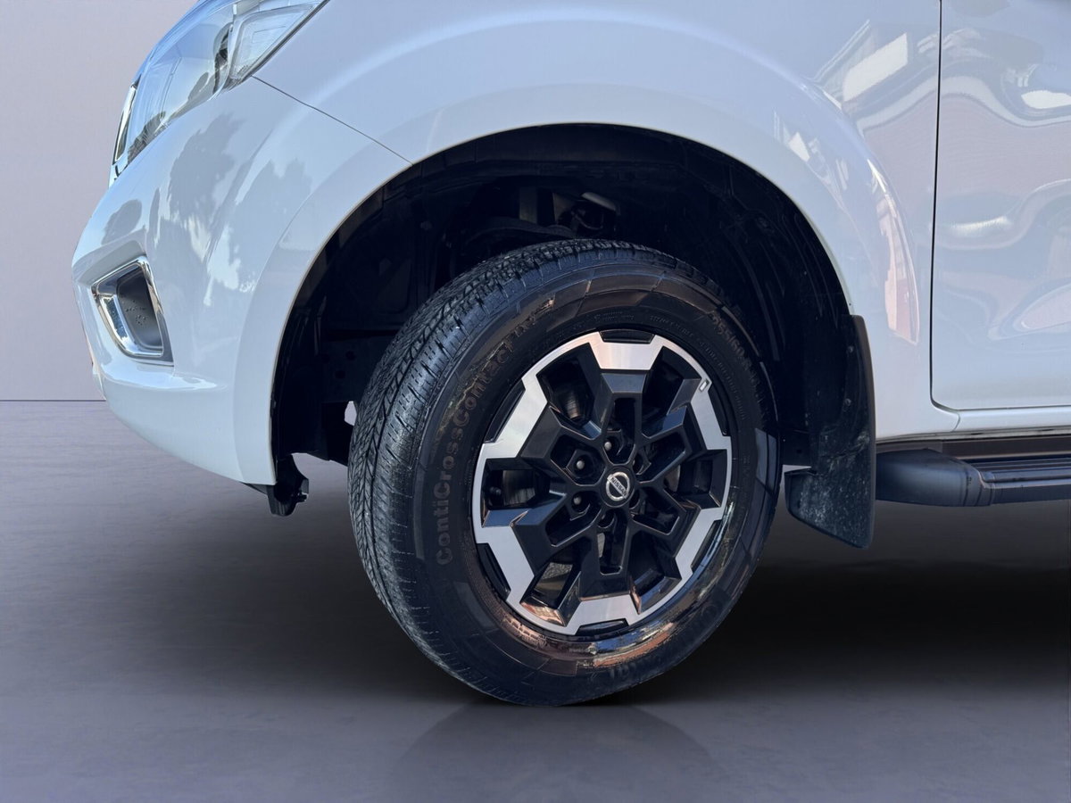 Nissan Navara 2.3 dCi 4WD Double Cab N-Connecta (18)