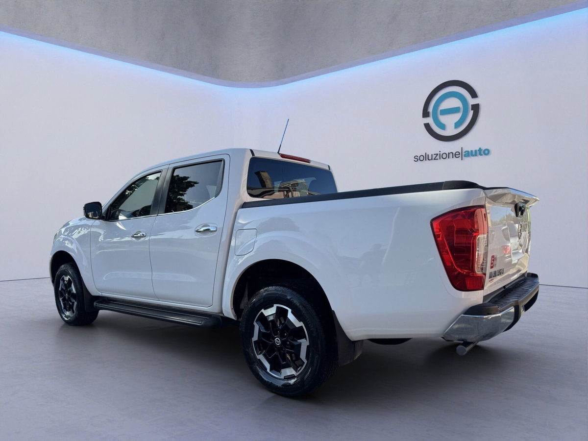 Nissan Navara 2.3 dCi 4WD Double Cab N-Connecta (4)
