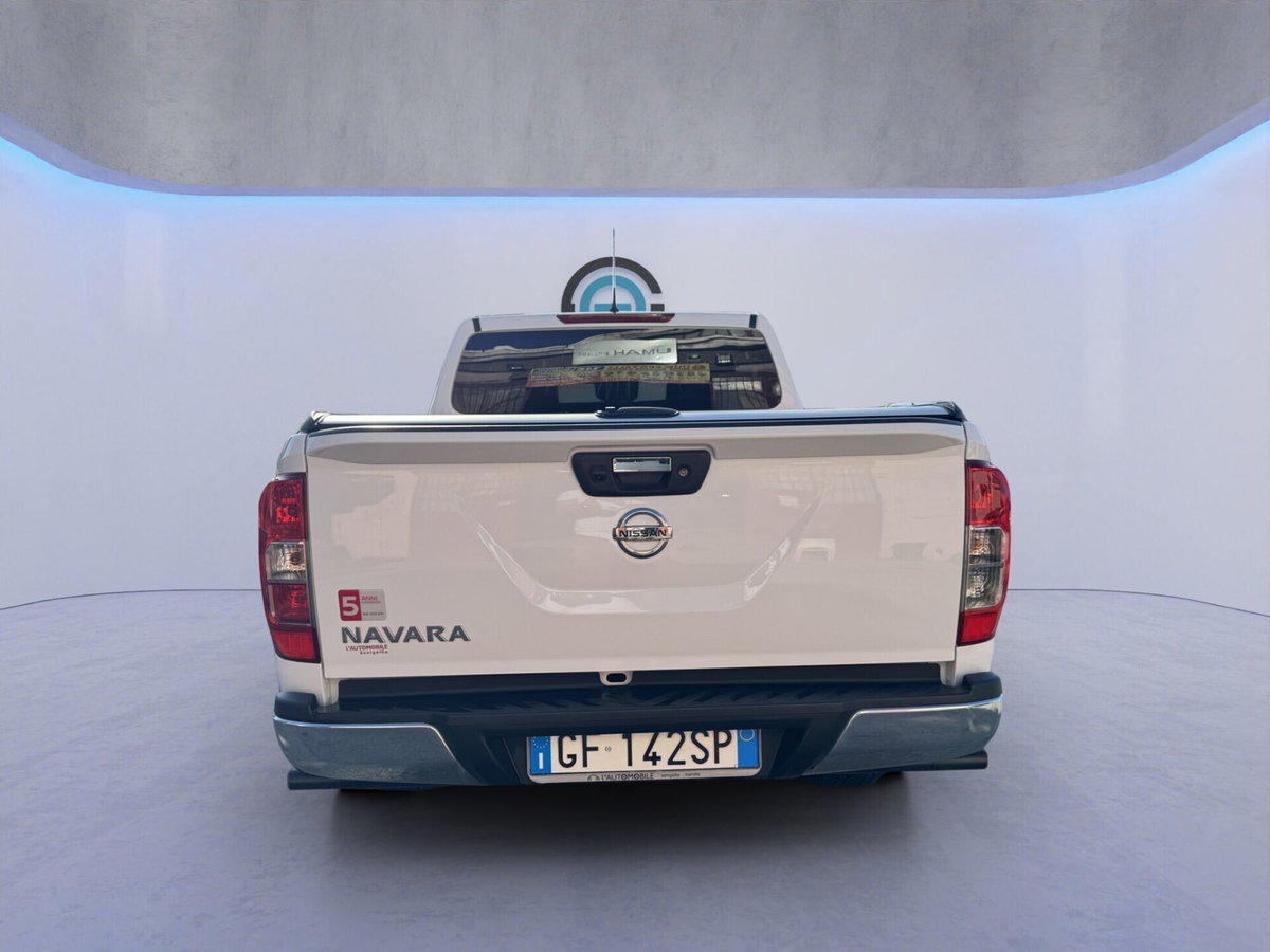 Nissan Navara 2.3 dCi 4WD Double Cab N-Connecta (5)