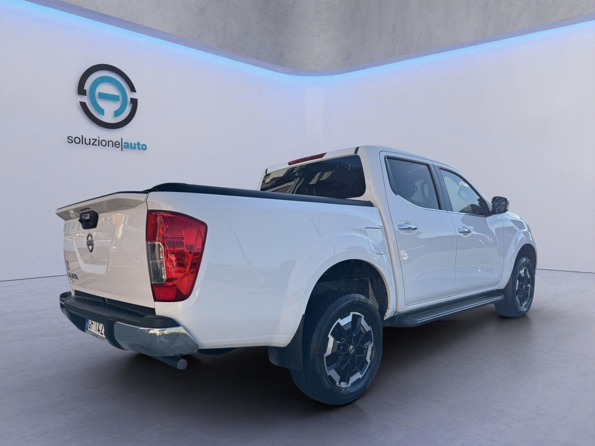 Nissan Navara 2.3 dCi 4WD Double Cab N-Connecta (6)