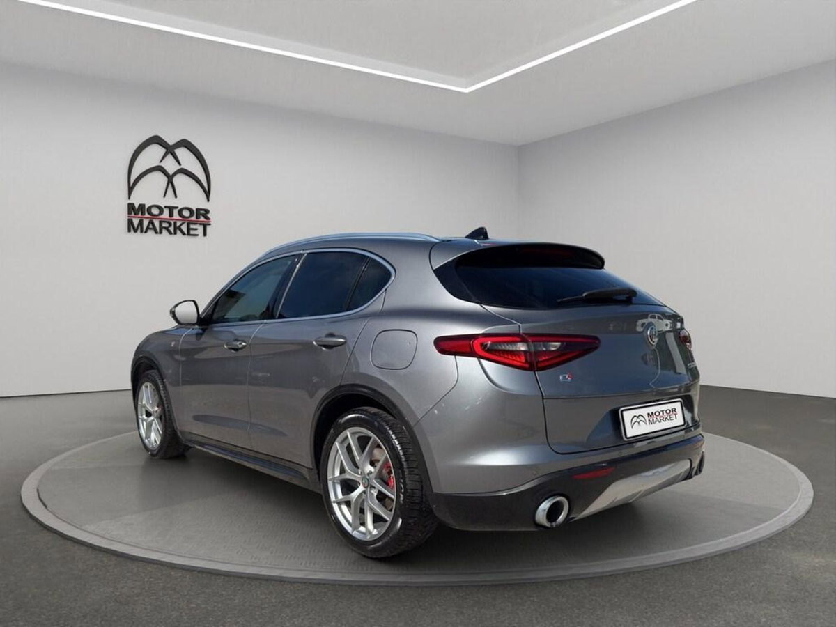 Alfa Romeo Stelvio Stelvio 2.0 Turbo 280 CV AT8 Q4 Ti (8)