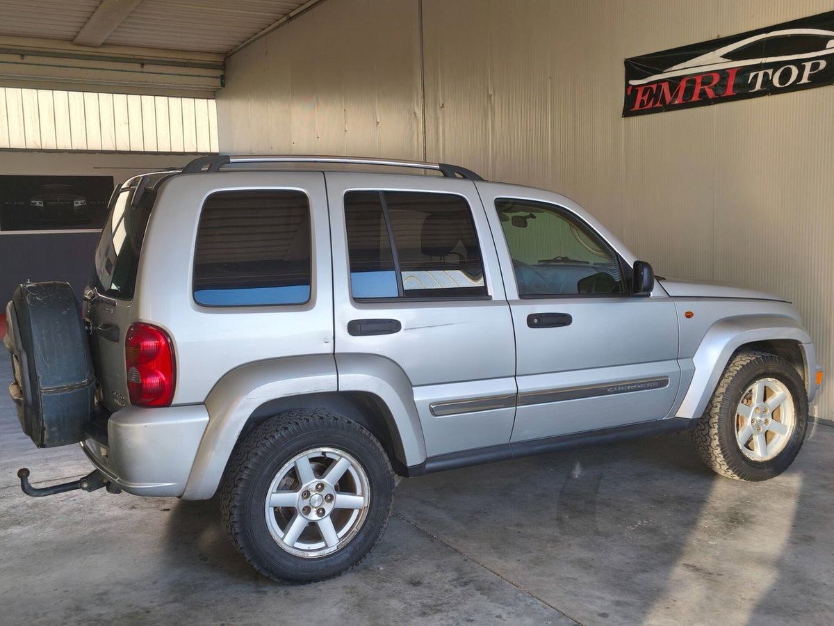 Jeep Cherokee 2.8 CRD Limited (13)