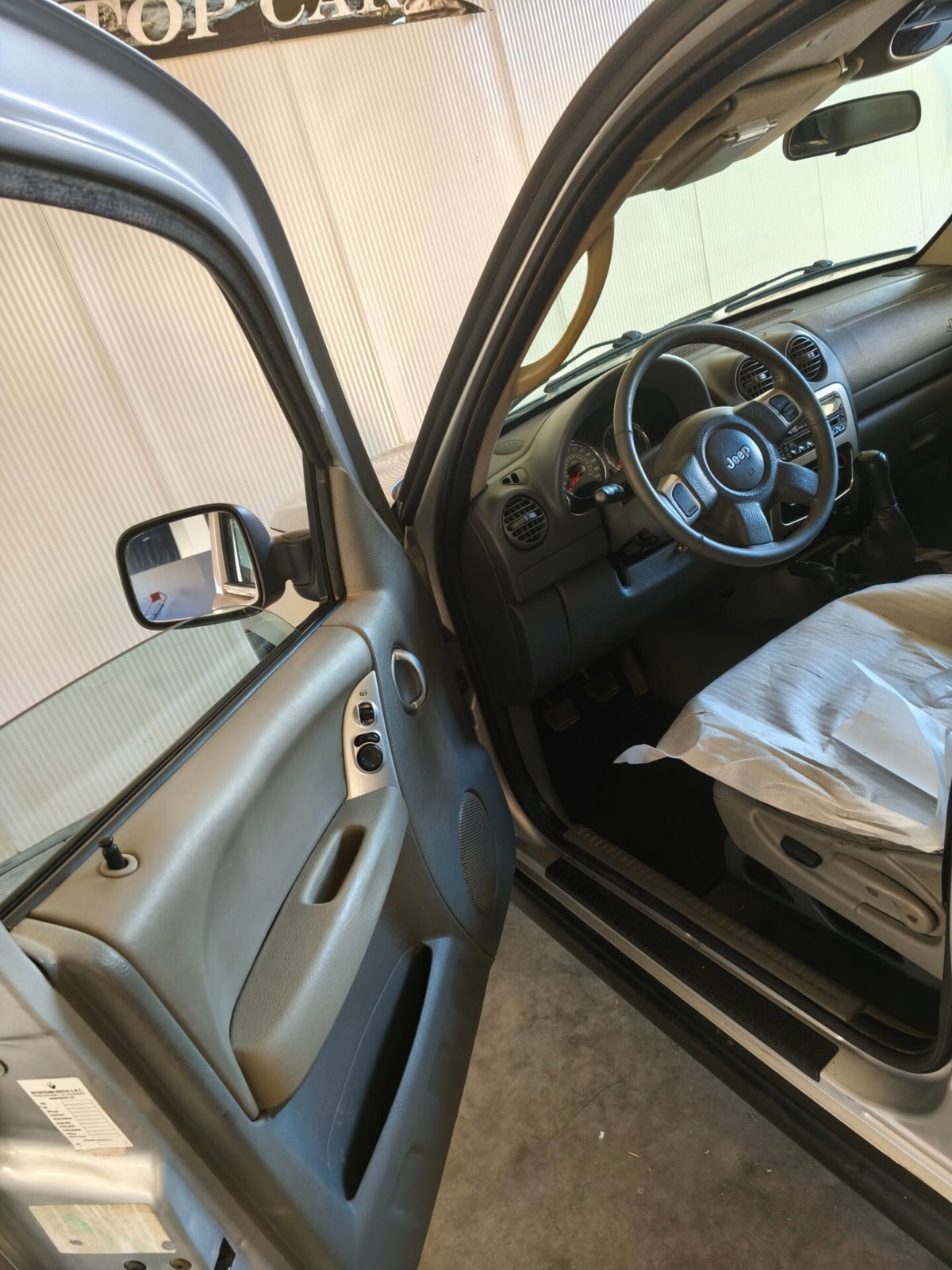 Jeep Cherokee 2.8 CRD Limited (14)