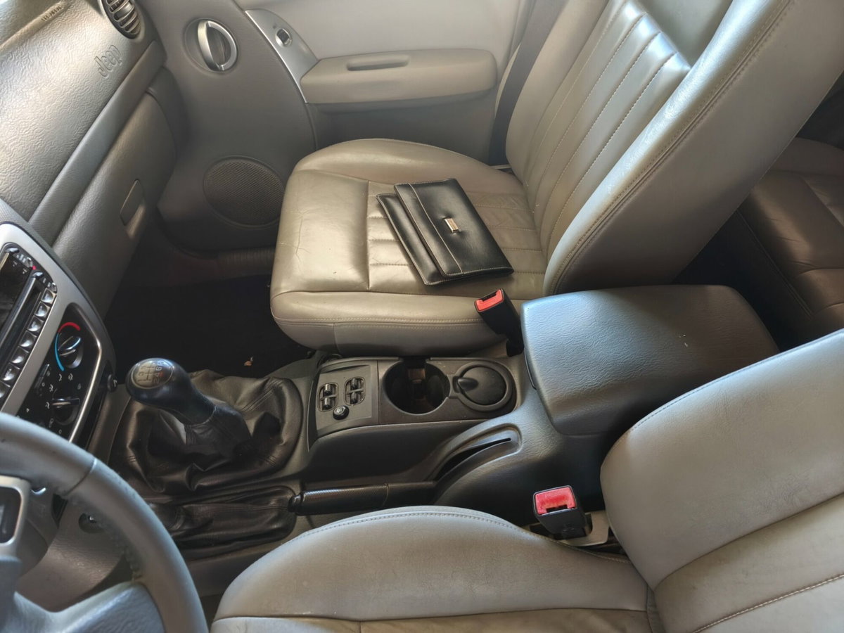 Jeep Cherokee 2.8 CRD Limited (19)