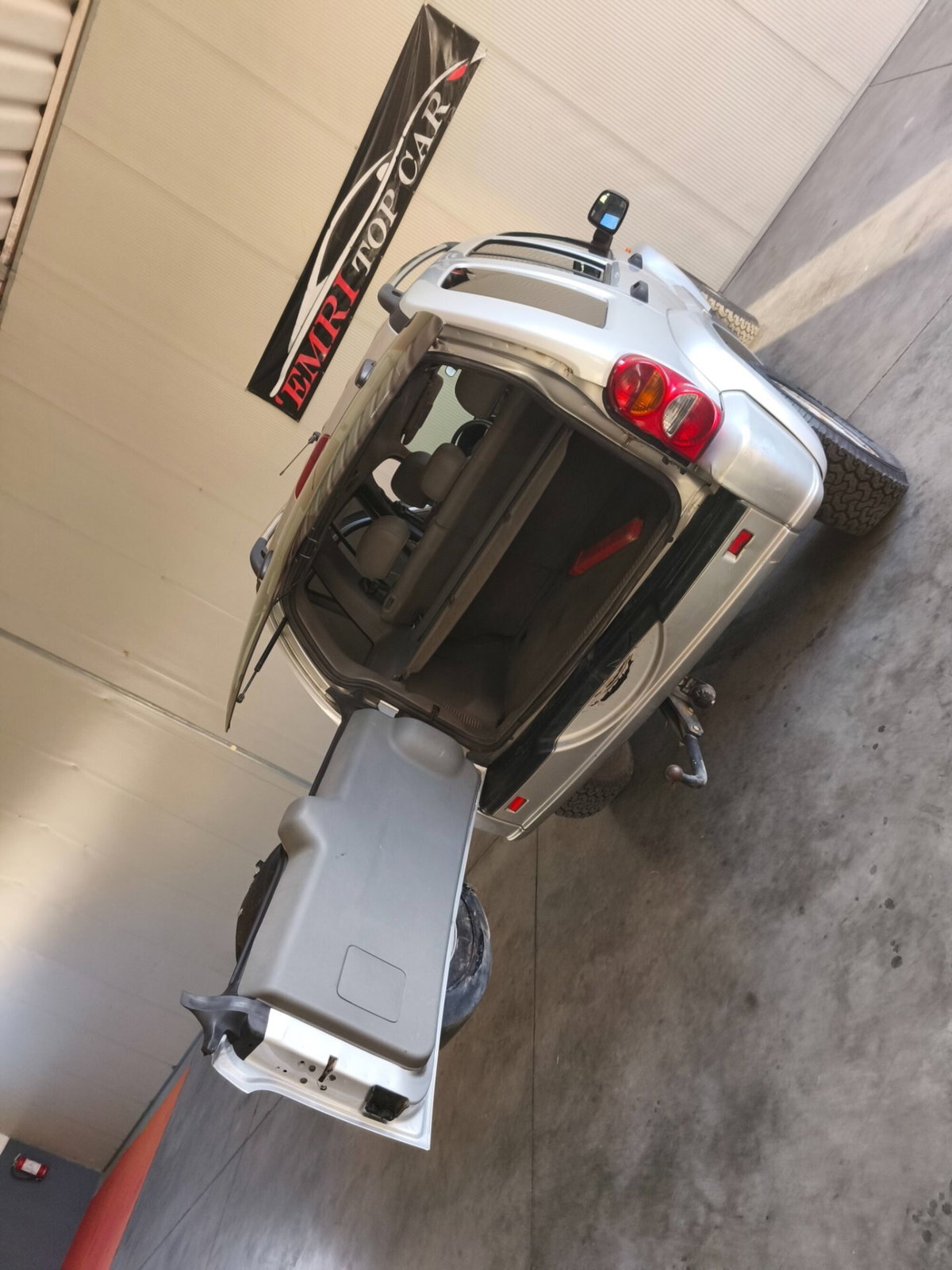 Jeep Cherokee 2.8 CRD Limited (20)
