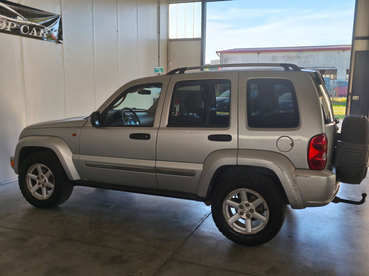 Jeep Cherokee 2.8 CRD Limited (8)