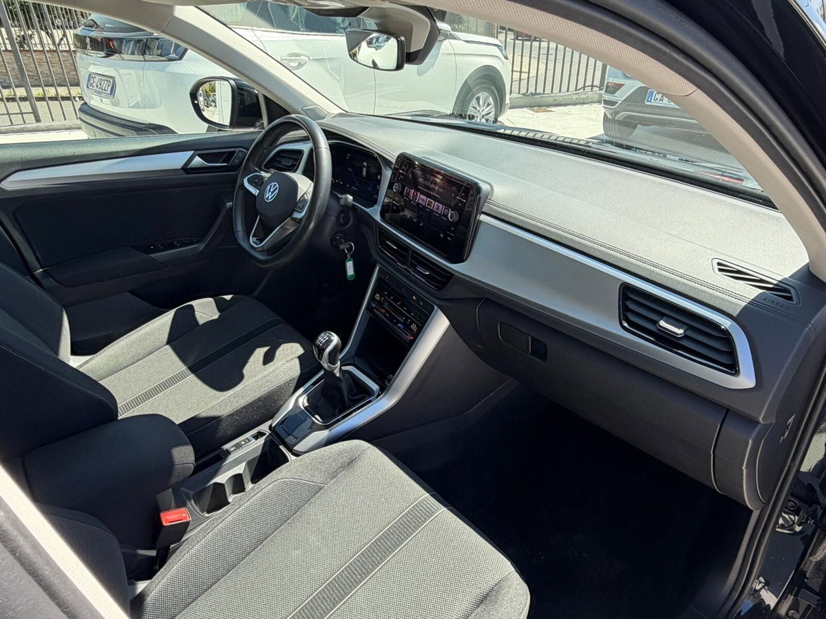 Volkswagen T-Roc 2.0 tdi Life 115cv (9)