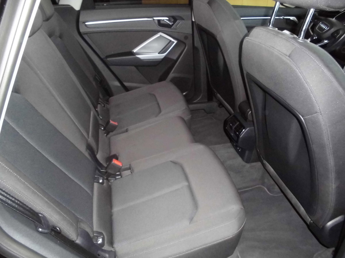 Audi Q3 35 TDI quattro S tronic Business Advanced (11)