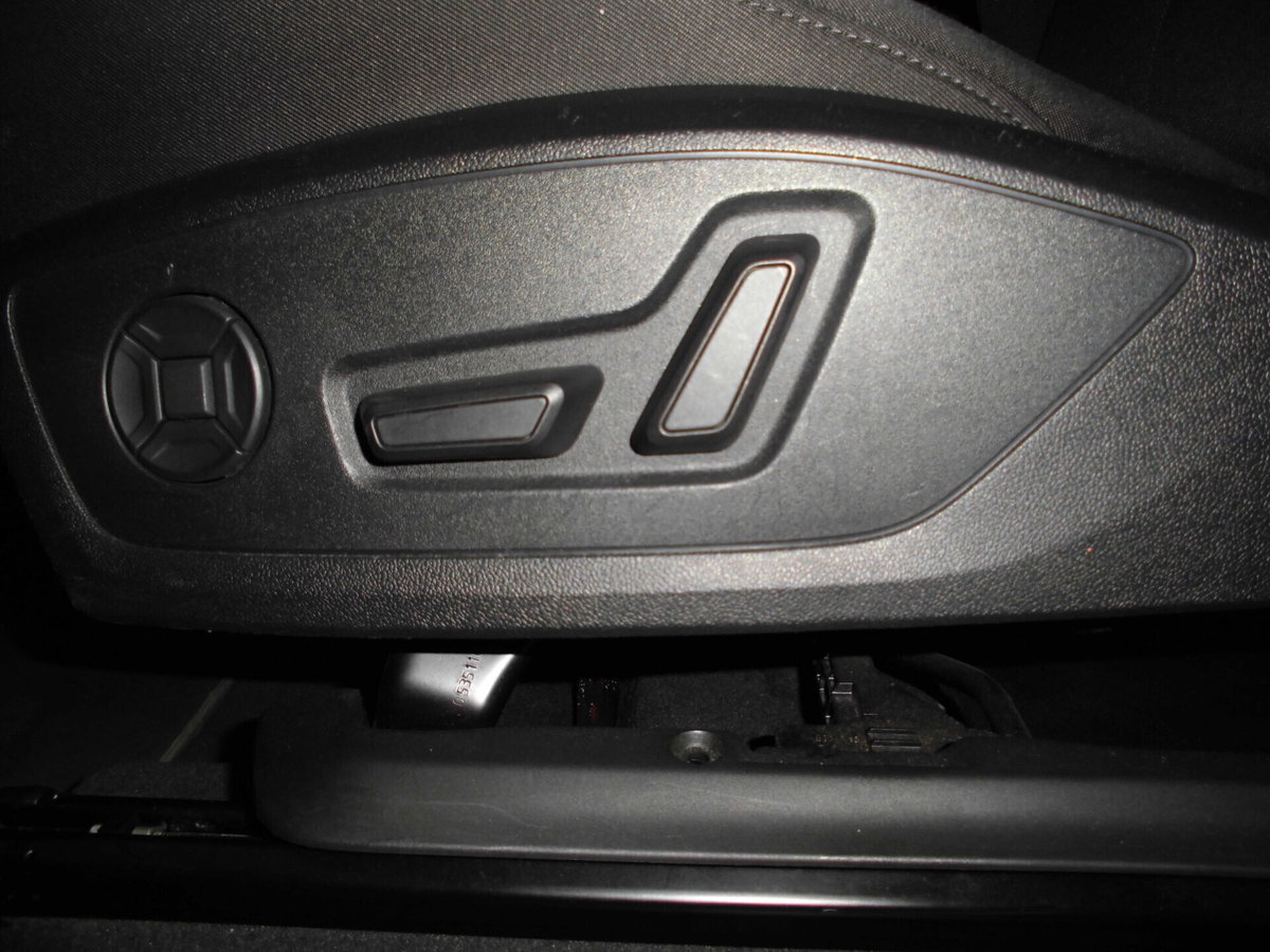 Audi Q3 35 TDI quattro S tronic Business Advanced (15)