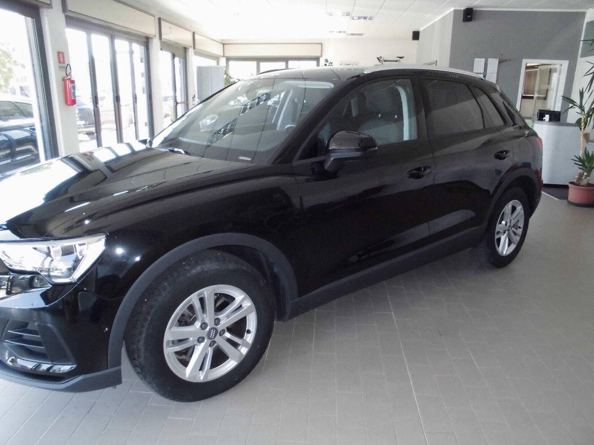 Audi Q3 35 TDI quattro S tronic Business Advanced (2)