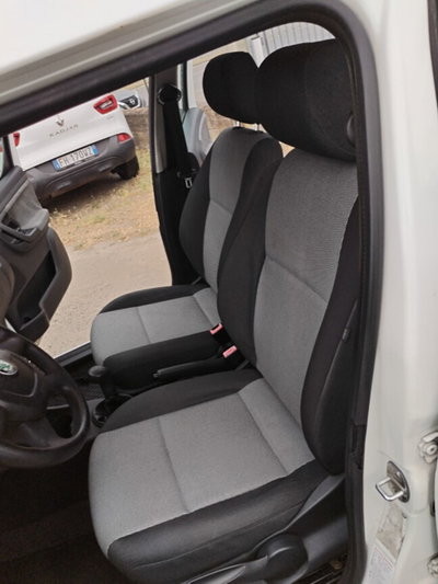 Skoda Roomster 12V 70CV Roomster (14)