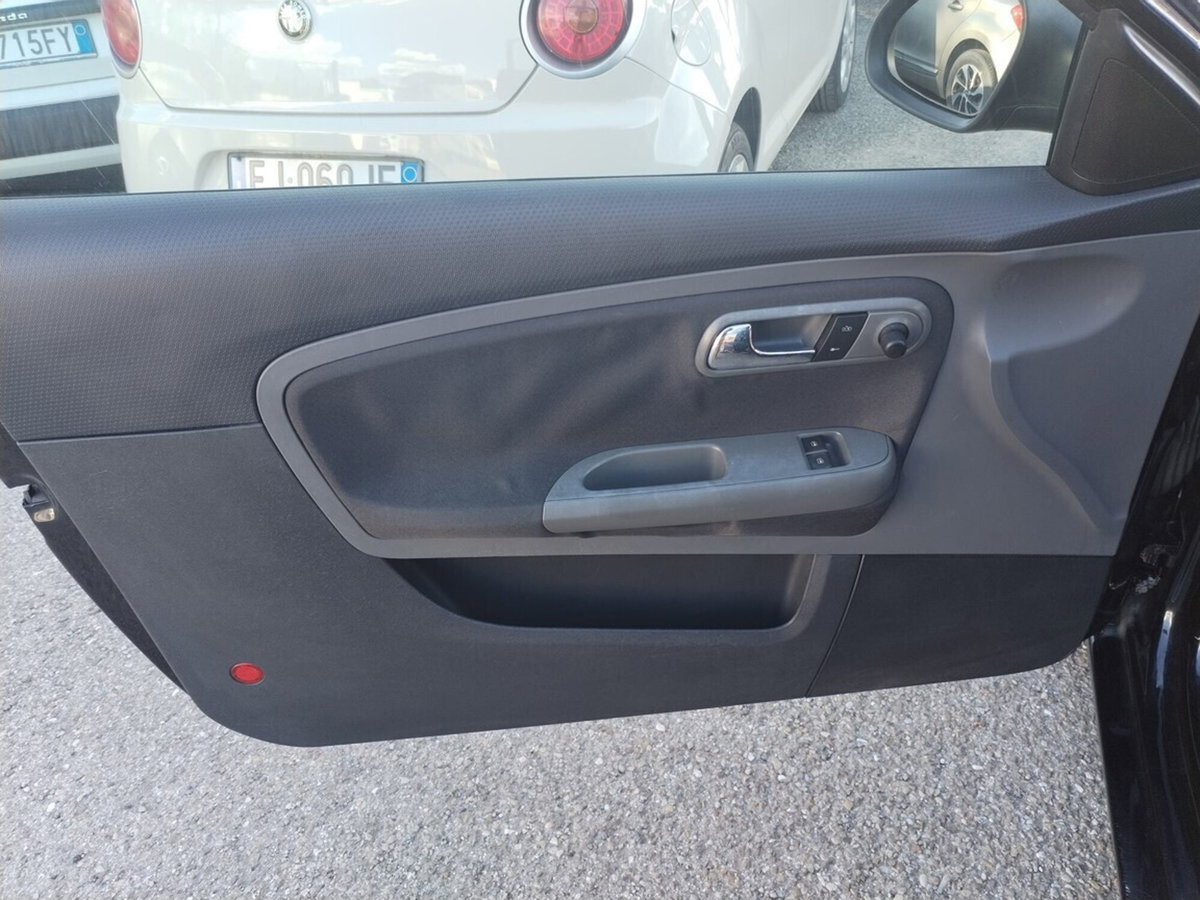 SEAT Ibiza 1.2 12V 70CV 3p. Free Dual (12)