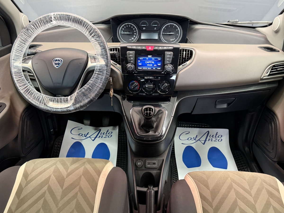 Lancia Ypsilon 1.3 MJT 16V 95 CV 5 porte S&S Platinum (9)