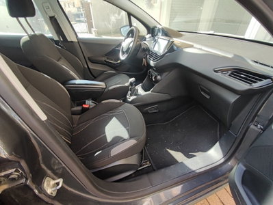Peugeot 208 68 5 porte Access (13)
