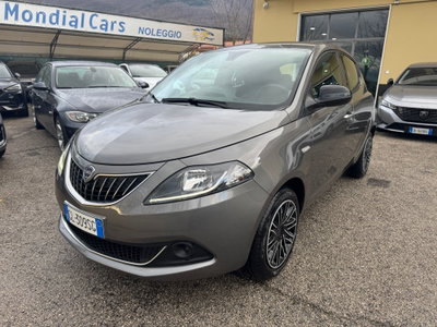 Lancia Ypsilon 1.0 FireFly 5 porte S&S Hybrid Silver Plus usata