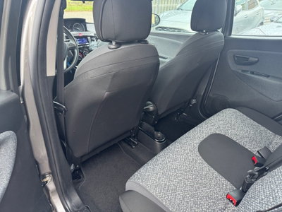 Lancia Ypsilon 1.0 FireFly 5 porte S&S Hybrid Silver Plus (9)