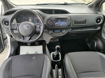 Toyota Yaris 1.D-4D 5 porte Lounge (10)