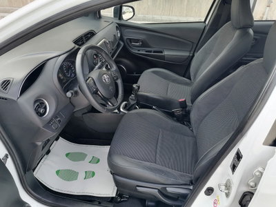 Toyota Yaris 1.D-4D 5 porte Lounge (11)