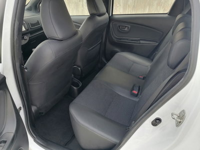Toyota Yaris 1.D-4D 5 porte Lounge (14)