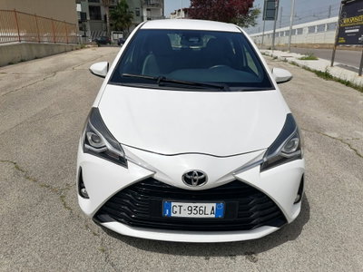 Toyota Yaris 1.D-4D 5 porte Lounge (2)