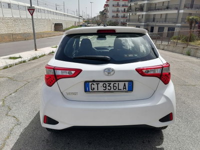 Toyota Yaris 1.D-4D 5 porte Lounge (7)