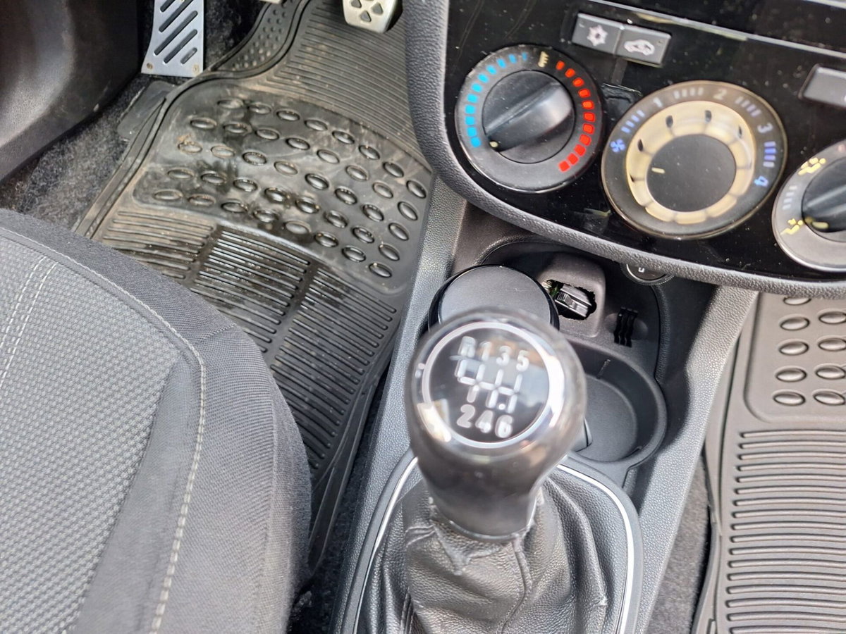Opel Corsa 1.3 CDTI 95CV F.AP. 3 porte Sport (19)