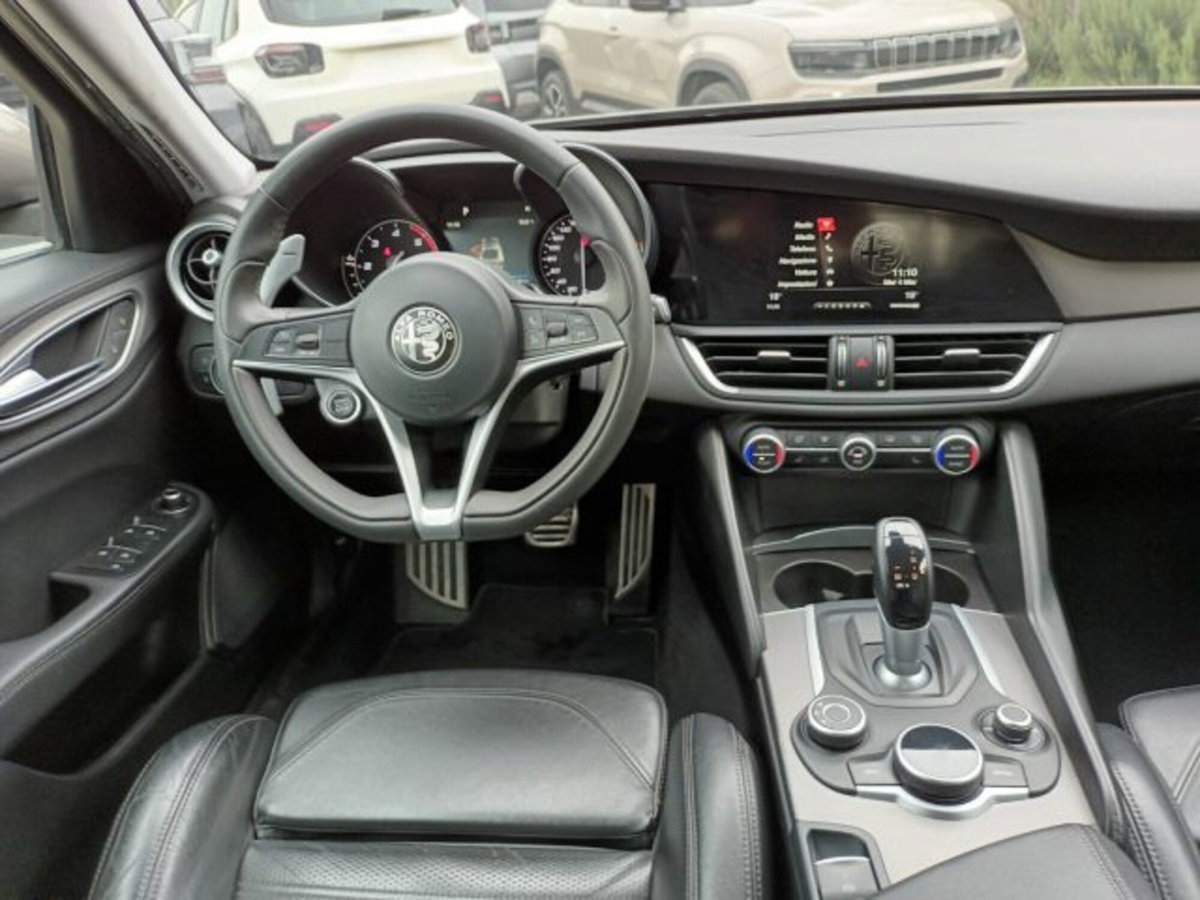Alfa Romeo Giulia 2.2 Turbodiesel 210 CV AT8 AWD Q4 Veloce (10)