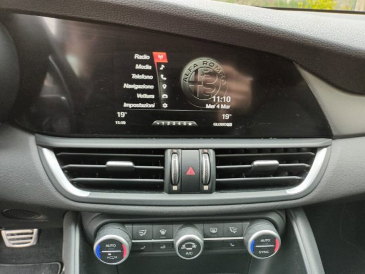Alfa Romeo Giulia 2.2 Turbodiesel 210 CV AT8 AWD Q4 Veloce (11)
