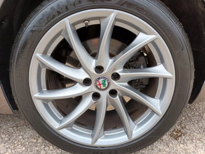 Alfa Romeo Giulia 2.2 Turbodiesel 210 CV AT8 AWD Q4 Veloce (14)