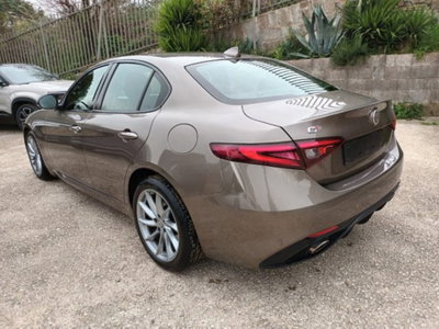 Alfa Romeo Giulia 2.2 Turbodiesel 210 CV AT8 AWD Q4 Veloce (3)