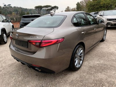 Alfa Romeo Giulia 2.2 Turbodiesel 210 CV AT8 AWD Q4 Veloce (4)