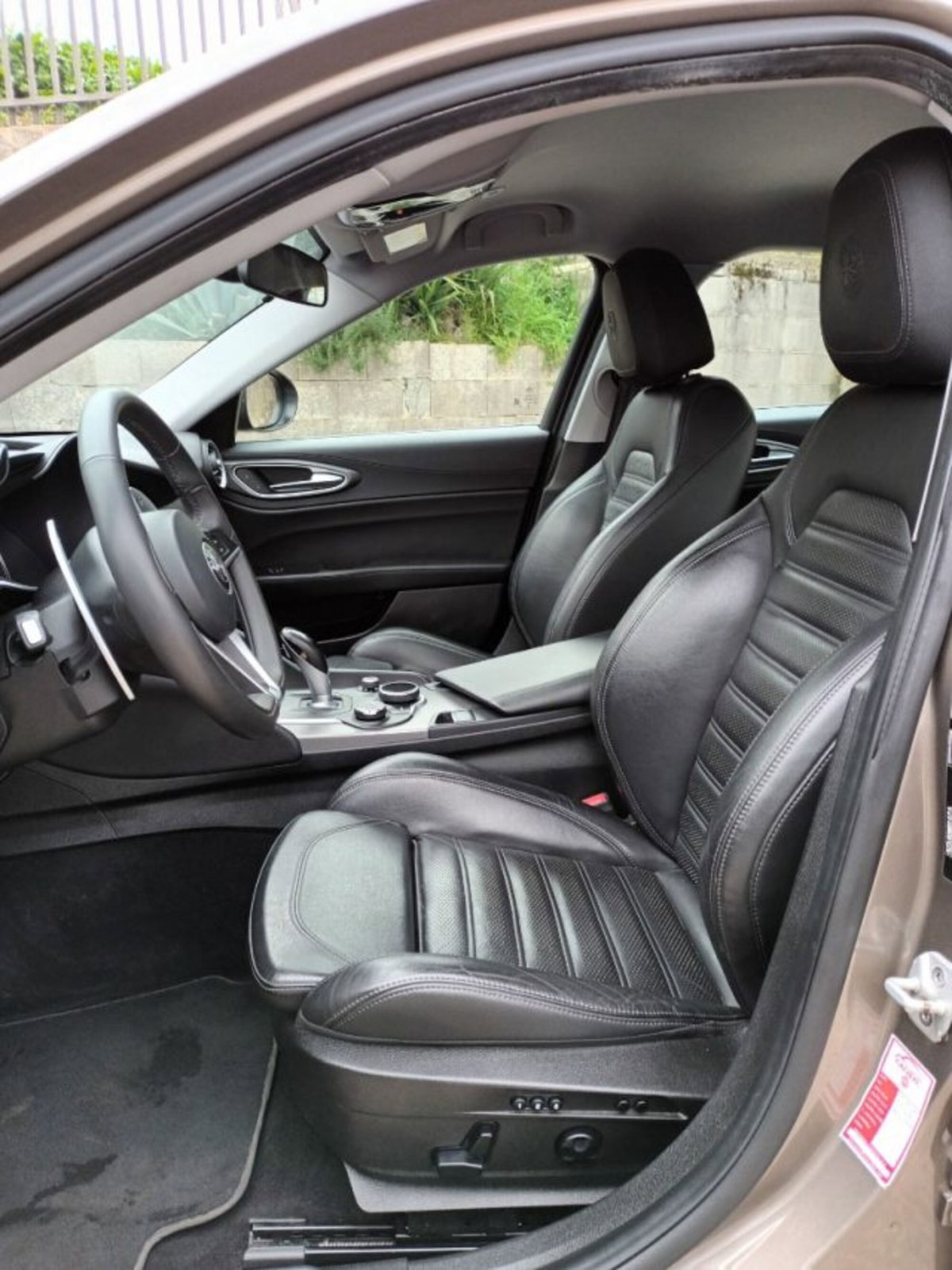 Alfa Romeo Giulia 2.2 Turbodiesel 210 CV AT8 AWD Q4 Veloce (5)