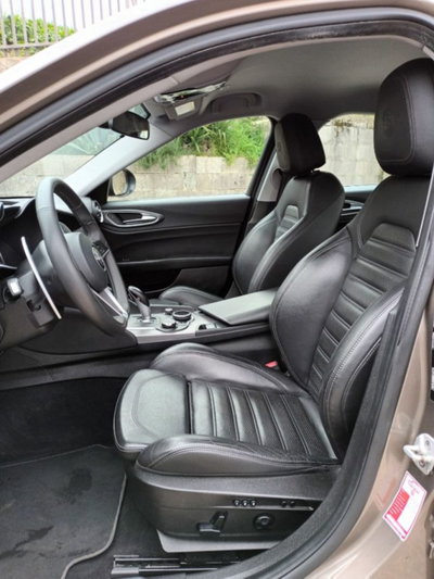Alfa Romeo Giulia 2.2 Turbodiesel 210 CV AT8 AWD Q4 Veloce (5)