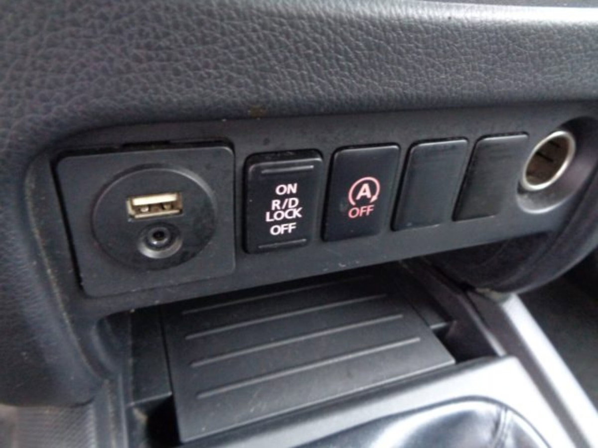 Mitsubishi L200 2.3 D Double Cab 4x4 Hurricane (12)
