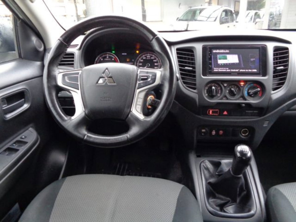 Mitsubishi L200 2.3 D Double Cab 4x4 Hurricane (9)