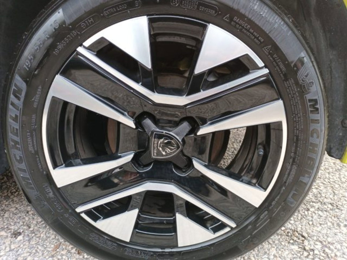 Peugeot 208 1.2 puretech Active s&s 100cv (13)