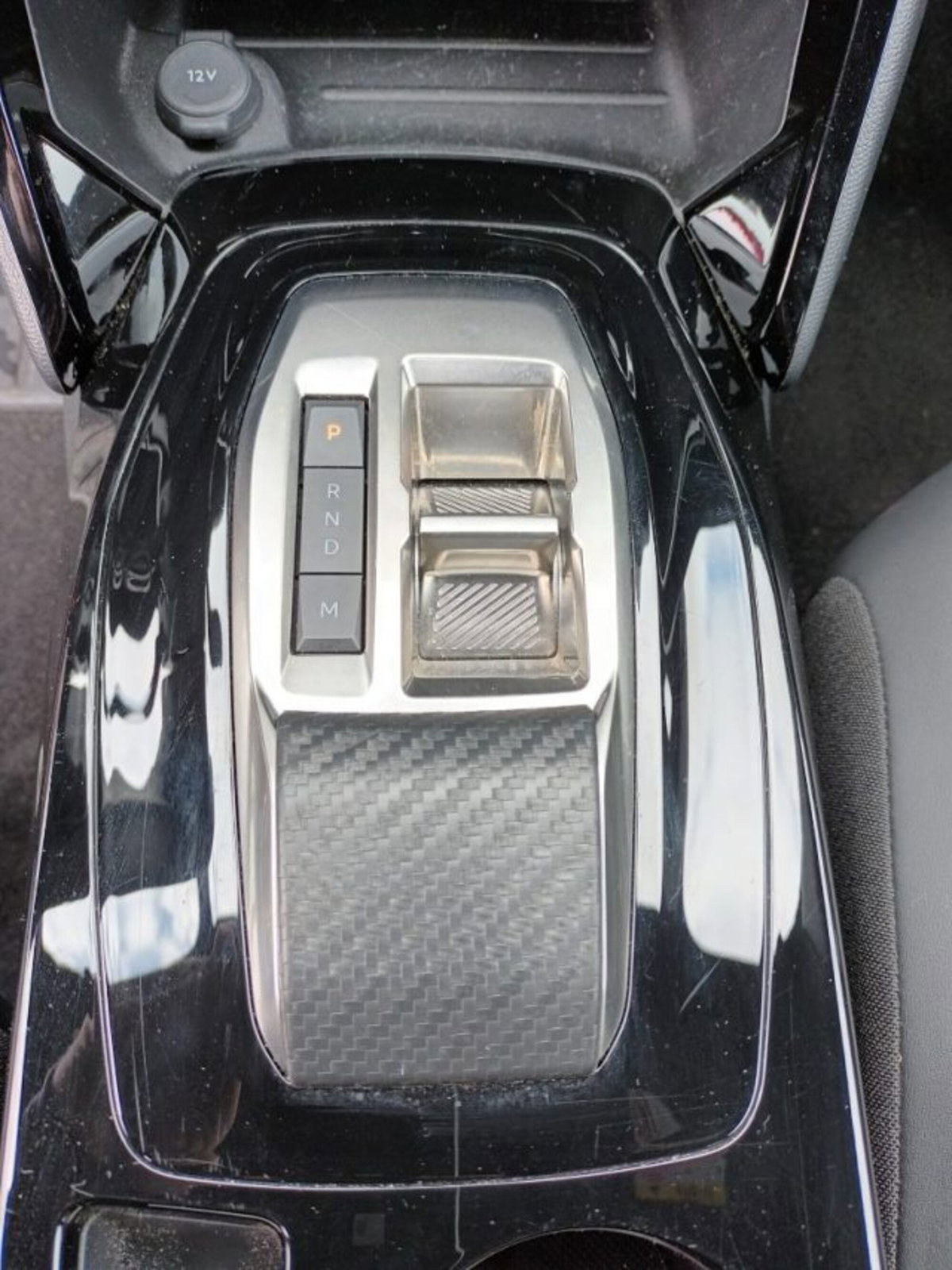 Peugeot 2008 PureTech 130 S&S EAT8 Allure Pack (11)