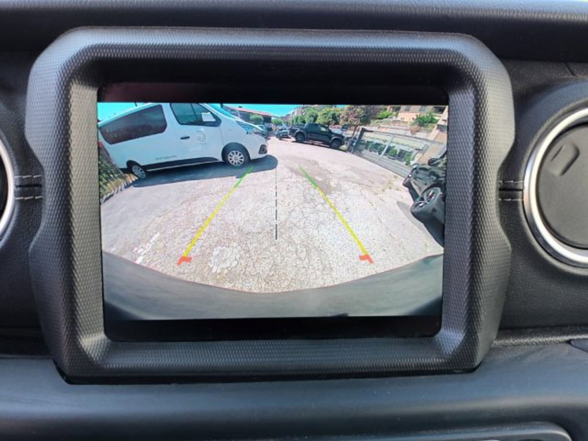 Jeep Wrangler Unlimited 2.2 Mjt II Sahara (11)