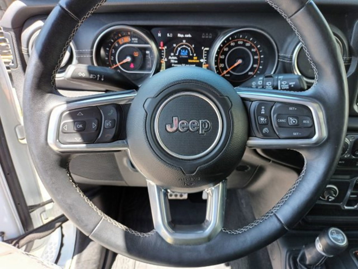 Jeep Wrangler Unlimited 2.2 Mjt II Sahara (13)