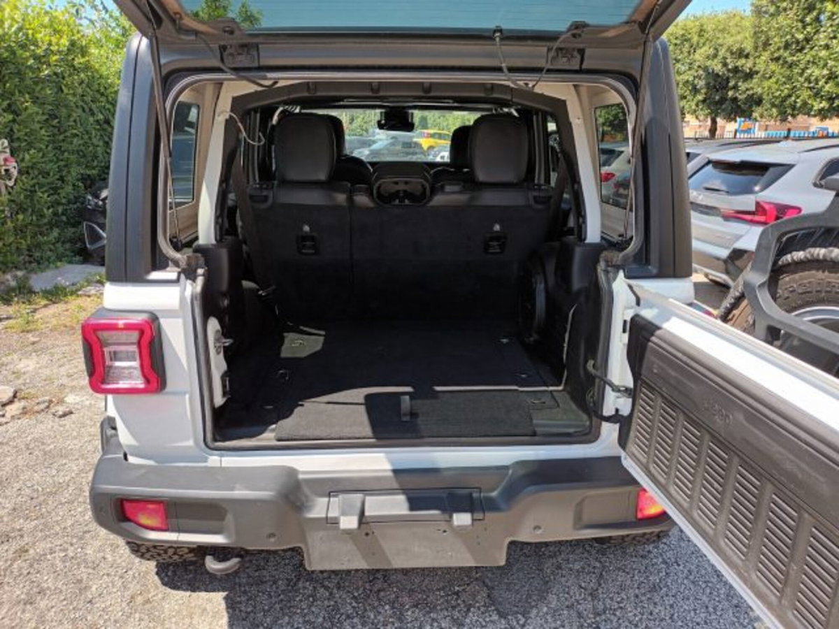 Jeep Wrangler Unlimited 2.2 Mjt II Sahara (15)