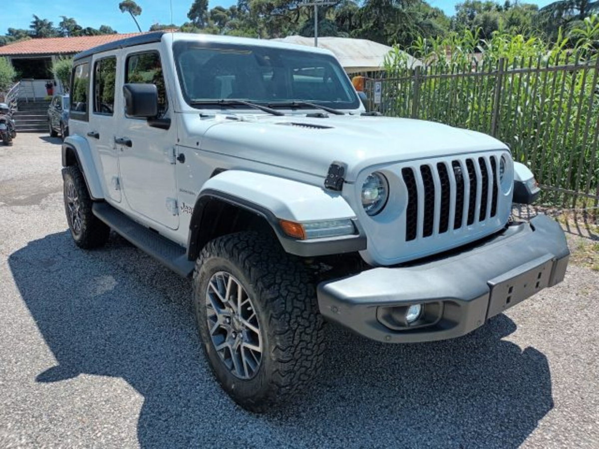 Jeep Wrangler Unlimited 2.2 Mjt II Sahara (2)